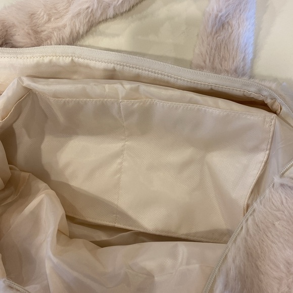 Faux-Fur Tote - Picture 6 of 6